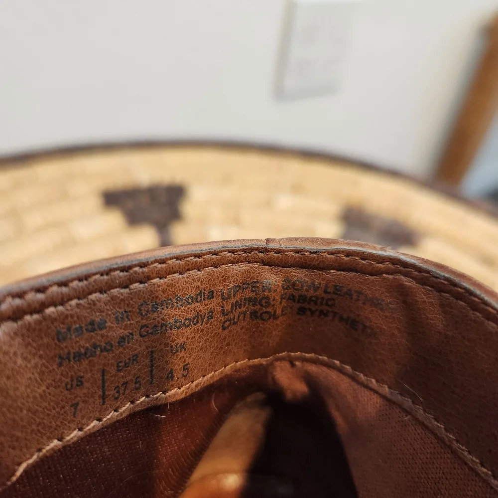ALDO leather almond toe low bootie - Picture 3 of 10